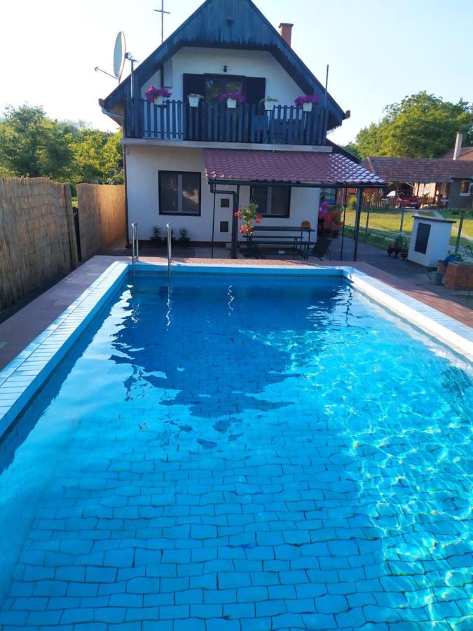 Ferienwohnung Blue Crystal Subotica Exterior foto